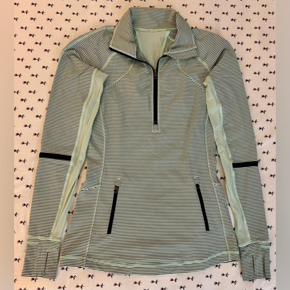Lululemon Race With Grace Jacket – Women’s Size 6 – Green/Black